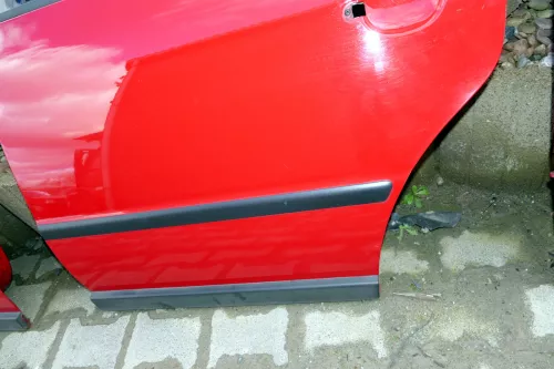 VW Passat 3B 3BG Limousine Tür hinten links rot LY3D Fahrertür (100467)
