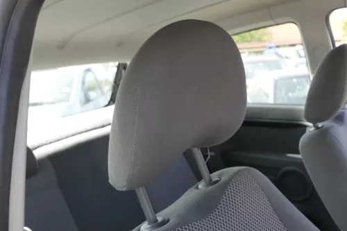 + VW Fox 5Z Kopfstütze vorne links oder rechts