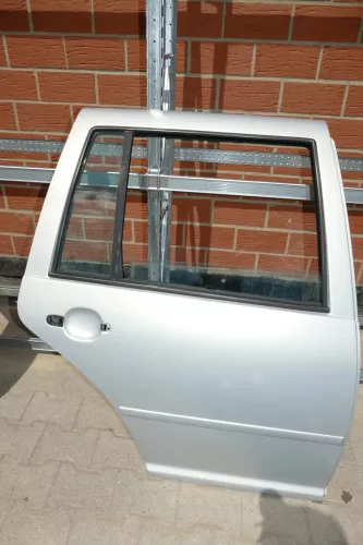 VW Golf 4 Bora Tür hinten rechts nur Kombi / Variant silber LB7Z