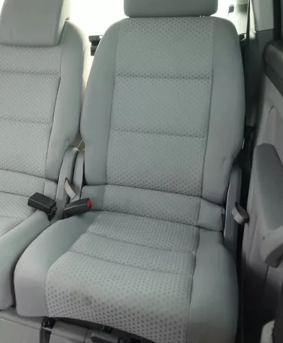 VW Touran Sitz hinten links grau (hinterm Fahrersitz) Rücksitz - 101798 (101798)