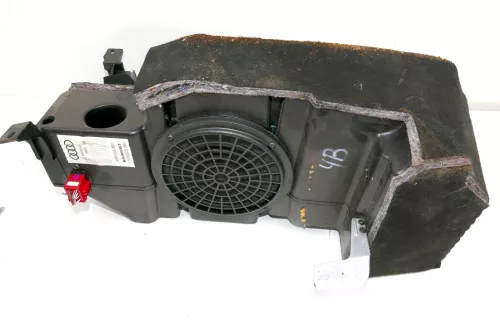 Audi A6 4B Avant Kombi Subwoofer 4B9035382 Lautsprecher Bassbox Blaupunkt (101968)