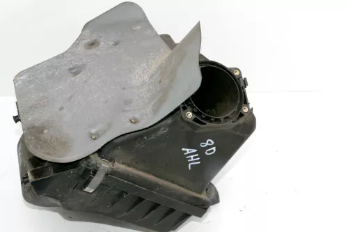VW Passat 3B Luftfilterkasten Deckel Luftfilter 1,6 AHL oder 1,8 ADR 058133837E  (101970)