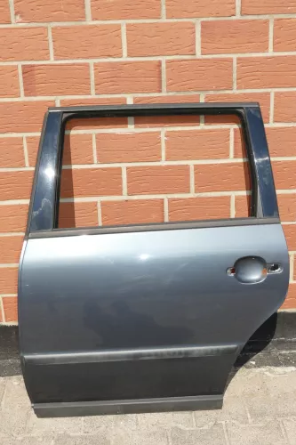 VW Passat 3B 3BG Kombi Variant Tür hinten links grau LC7V (102241)