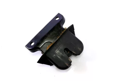 Audi A4 B5 Avant Heckschloß Schloß unten an Heckklappe 8D9827505E /F Fanghaken (102262)