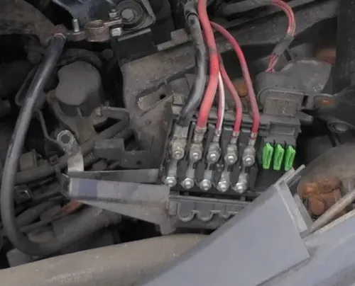 VW Bora Golf 4 Sicherungskasten Sicherungsdose Abdeckung Batterie 5-Fach (102551)