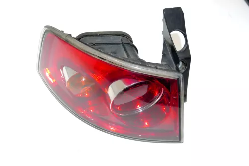 Seat Ibiza 6L Rücklicht hinten links außen Rückleuchte Heckleuchte Lampenträger (103253)