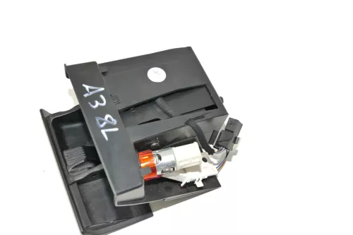 Audi A3 8L Aschenbecher Zigarettenanzünder vorne 8L0857951 (bis ca.2000)  (103465)
