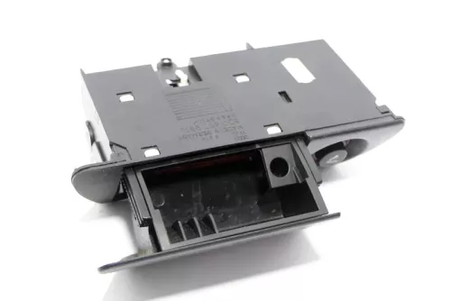 Audi A4 B5 Aschenbecher vorne 8D0857951B bis ca. Bj. 1999. (103467)