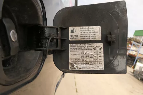 VW Lupo Seat Arosa Tankdeckel Deckel Tank Tankverschluß schwarz L041 (103765)
