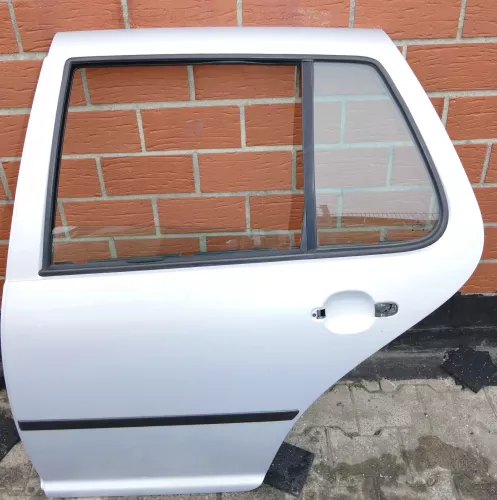 VW Golf 4 Limousine Tür hinten links silber LB7Z (KEINkombi)
