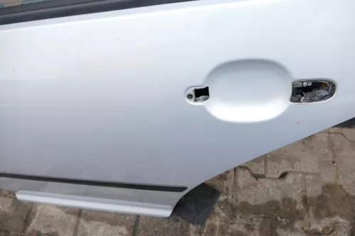 VW Golf 4 Limousine Tür hinten links silber LB7Z (KEINkombi) (103816)