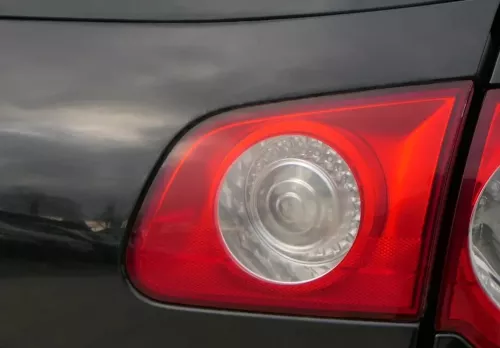 VW Passat 3C Variant Kombi Rücklicht hinten rechts innen Rückleuchte Heckklappe (104109)