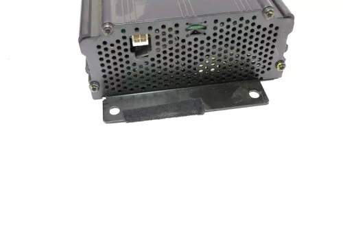 Audi A6 4B Avant Kombi Subwoofer Bassbox Bose Verstärker Endstufe AMP3510C5A (105027)