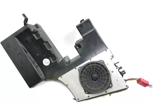 Audi A4 Avant Kombi Subwoofer 8D9035381C Lautsprecher Bassbox Nokia (105423)