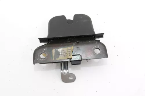 Audi A3 8L Heckschloß Schloß unten an der Heckklappe 8L0827505L  (105572)