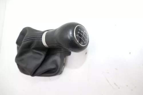 Audi A3 8P Schaltknauf Schaltsack Schaltung Schaltknüppel 6 Gang Original Leder (105696)