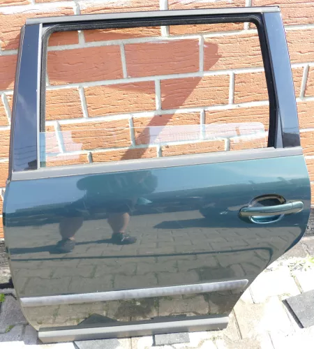 VW Passat 3B 3BG Kombi Variant Tür hinten links grün LC6N (105790)