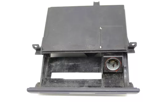 Audi A6 4B Facelift Aschenbecher vorne 4B0857951F / G  (106076)