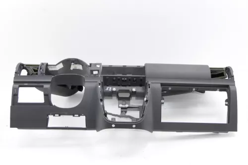 VW Fox 5Z Armaturenbrett Cockpit Amaturbrett schwarz mit Kratzer (106765)
