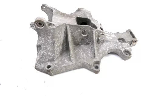 VW Passat 3B A4 Halter Konsole Lichtmaschine Träger 1.9 TDI  038903143AE   (107514)