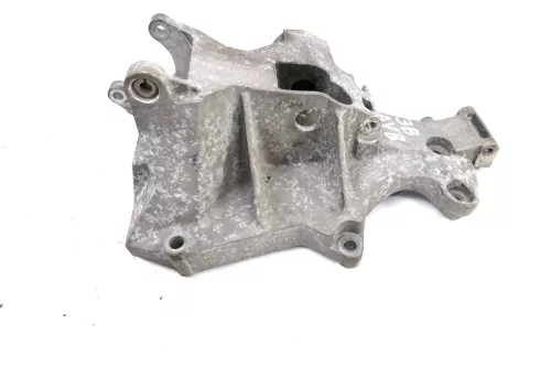 VW Passat 3B A4 Halter Konsole Lichtmaschine Träger 1.9 TDI  038903143AE (107514)