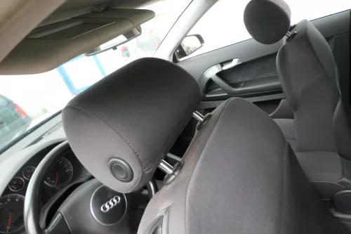 1x Audi A3 8P Kopfstütze vorne schwarz / soul PR-N7C 8H6   links (107773)