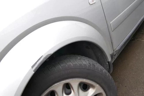 Audi A2 8Z Kotflügel vorne links silber LY7W (107956)