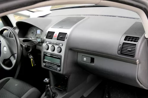 VW Touran Armaturenbrett schwarz OHNE Anbauteile