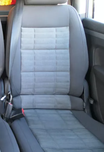 VW Touran Sitz hinten links dunkel anthrazit (hinter Fahrersitz) Rücksitz Isofix (108445)