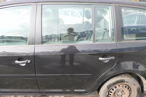 VW Touran 1T 1T3 Tür hinten links schwarz LC9Z mit Scheibe (108752)