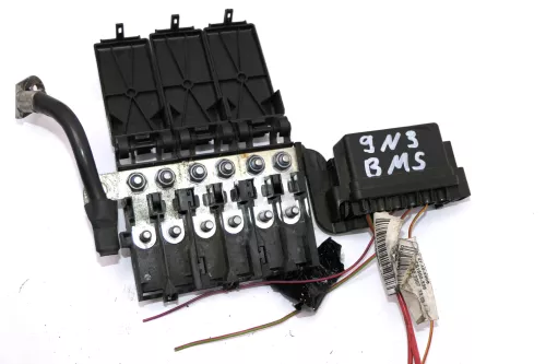 VW Polo 9N 9N3 Kasten Abdeckung Batterie Sicherungsträger Sicherung