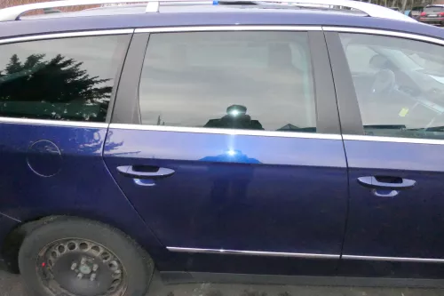 VW Passat 3C Kombi Variant Tür hinten rechts blau LD5Q - OHNE Anbauteile (109282)