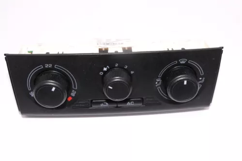 Skoda Fabia 5J Klimabedienteil Bedienteil 5J0820045 manuelle Klimaanlage (110002)