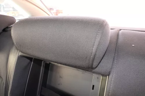 Audi A4 B8 8K Kopfstütze hinten in der Mitte schwarz /soul 8K0885975 (110248)