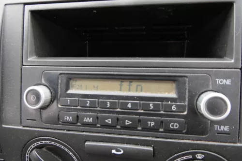 VW T5 Radio Original 7H0035156 TONE mit Code (110740)