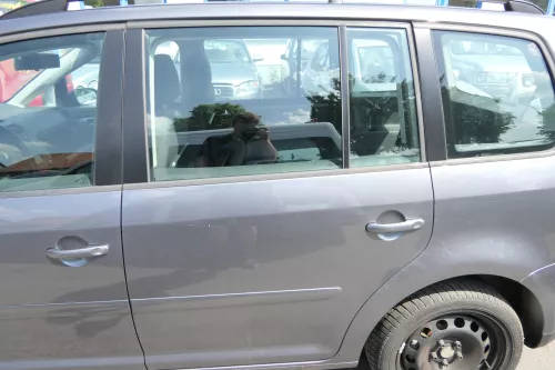 VW Touran 1T 1T3 Tür hinten links grau LD7X mit Scheibe (111737)