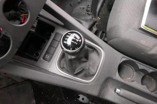 VW Golf 5 Schaltknauf Schaltsack Schaltung Schaltknüppel original 5-Gang (111914)