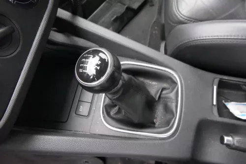 VW Golf 5 Schaltknauf Schaltsack Schaltung Schaltknüppel original 5-Gang Leder (112091)