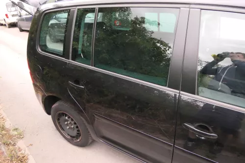 VW Touran 1T 1T3 Tür hinten rechts schwarz LC9Z mit Scheibe 112106 (112106)