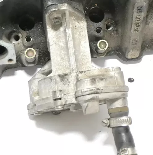 VW T4 Unterdruckpumpe Vakuumpumpe 074145100A 2,5 TDI AAB ACV 072145100 A /C (112513)