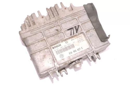 VW Polo Steuergerät Motor Motorsteuergerät 030906027E 37kw AER 50PS 030997027EX