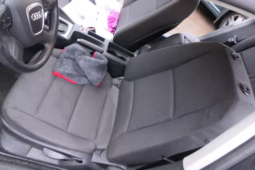 Audi A3 8P Sitz Fahrersitz vorne links 4/5-Türer  Sitzheizung soul schwarz (113493)
