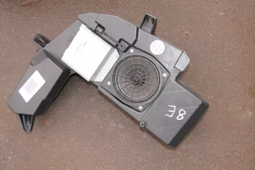 Audi A4 8E B6 Avant Kombi Subwoofer 8E9035223 Lautsprecher Bassbox  (113574)