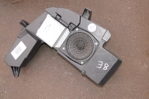 Audi A4 8E B6 Avant Kombi Subwoofer 8E9035223 Lautsprecher Bassbox