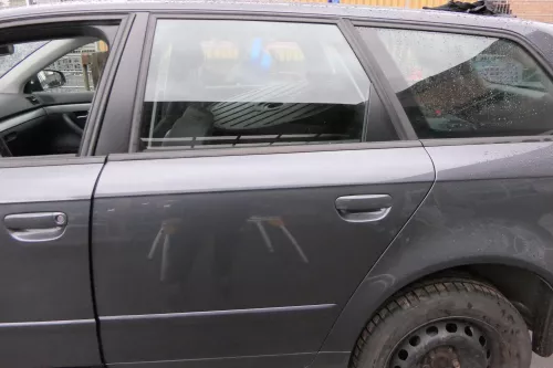 Audi A4 B7 8E Tür hinten links grau LX7Z Kombi mit Scheibe und Rahmen