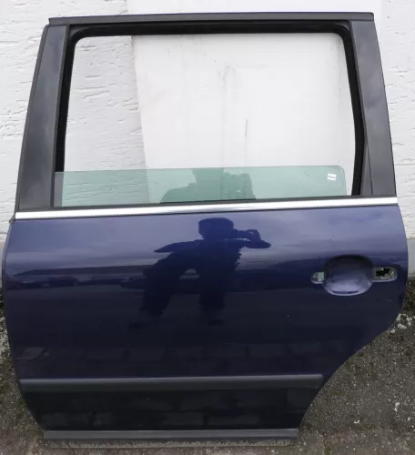 VW Passat 3B 3BG Kombi Variant Tür hinten links blau LB5N mit Scheibe (115007)