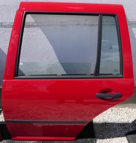 VW Golf 4 Bora Tür hinten links nur passend bei Kombi / Variant rot LY3D  (115189)