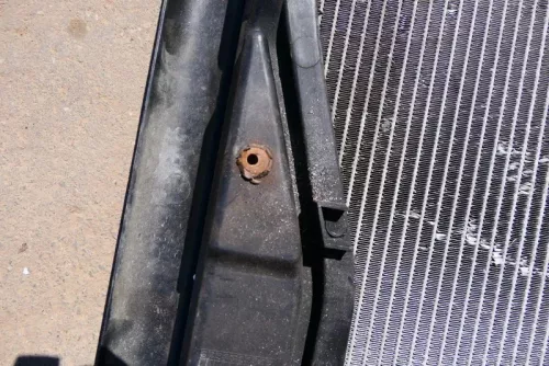 Audi A4 8E B6 1,8T + 4 Zylinder Schloßträger Kühler Träger 8E0805594 (115917)