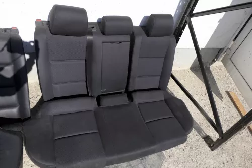 Audi A4 B6 B7 8E Sitz Rückbank Rücksitzbank hinten 3-Punkt-Gurt schwarz (116063)