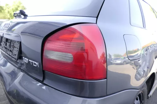Audi A3 8L Rücklicht Rückleuchte Heckleuchte original 8L0945096A rechts (117102)